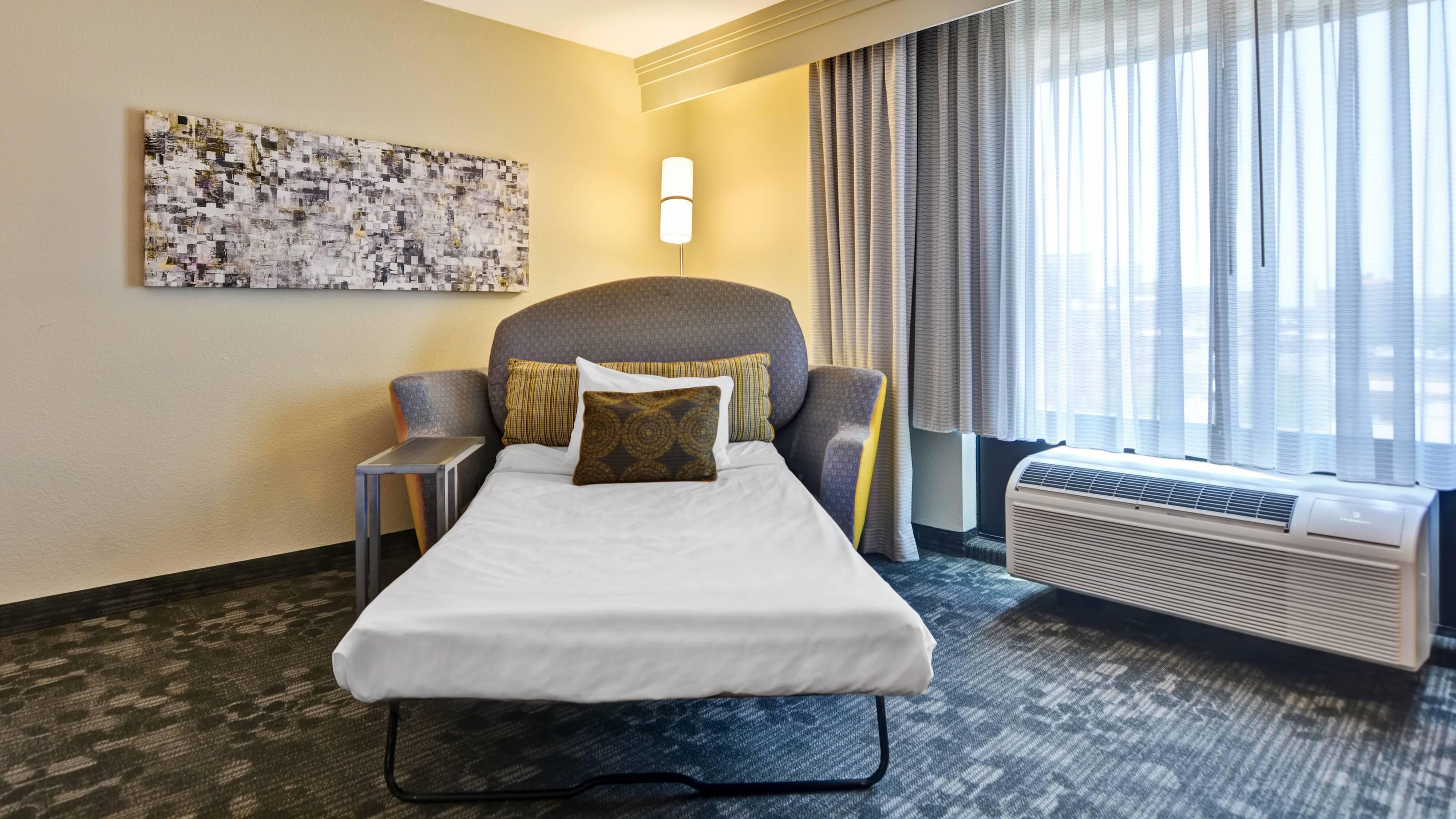Courtyard By Marriott Wichita At Old Town Hotell Exteriör bild