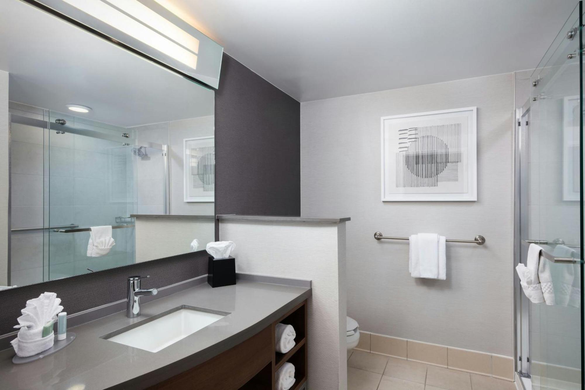 Courtyard By Marriott Wichita At Old Town Hotell Exteriör bild