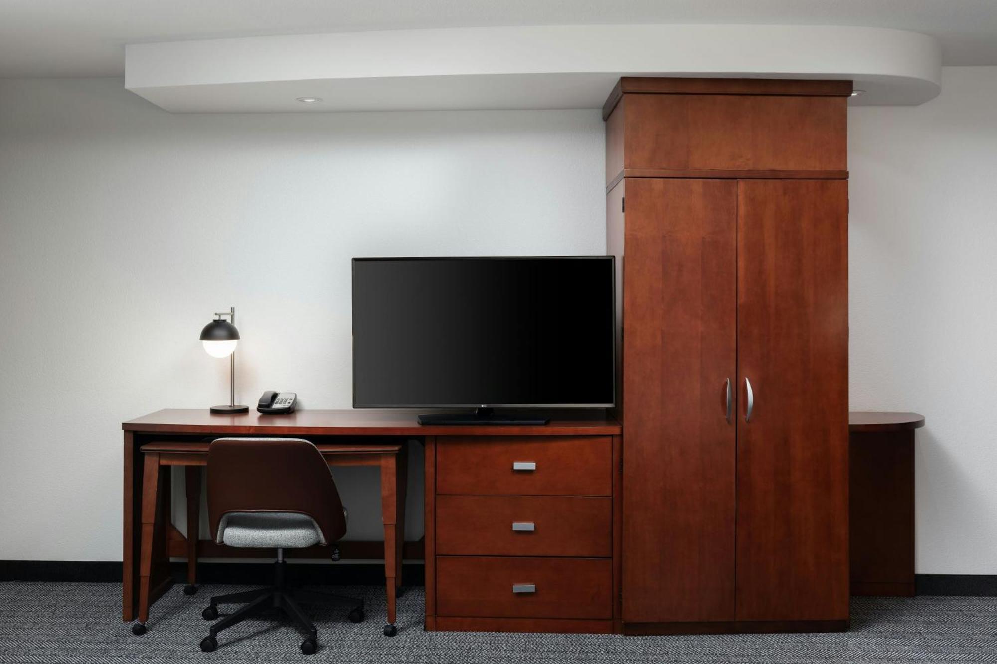 Courtyard By Marriott Wichita At Old Town Hotell Exteriör bild