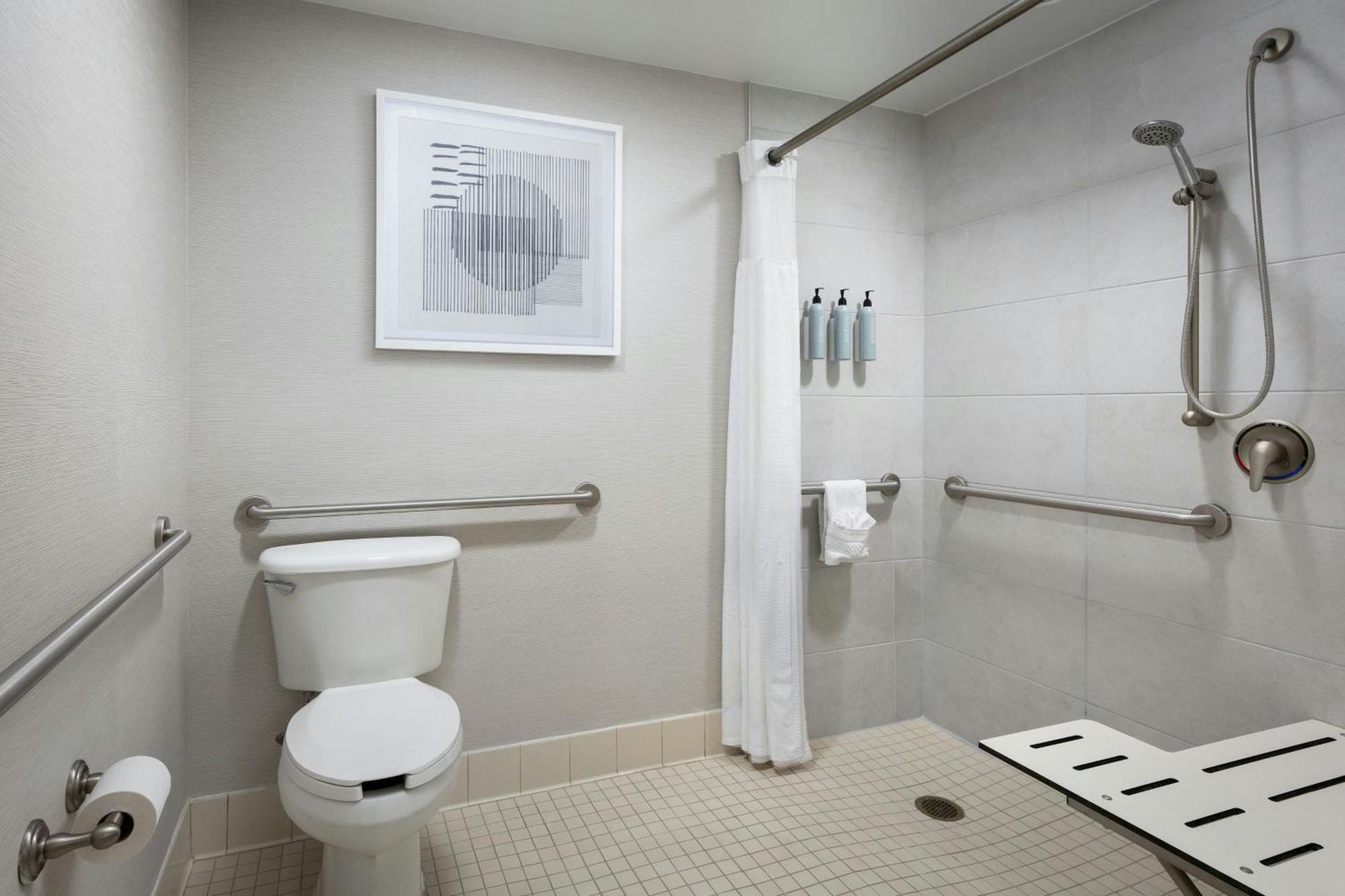 Courtyard By Marriott Wichita At Old Town Hotell Exteriör bild